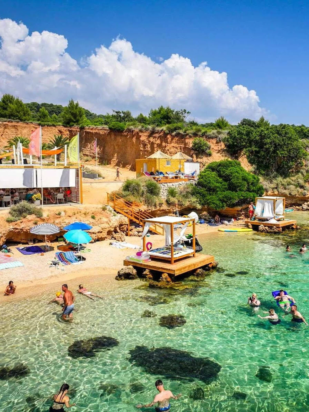 Ljetna destinacija iz snova: Za ovaj skriveni beach bar na Rabu jednostavno morate znati