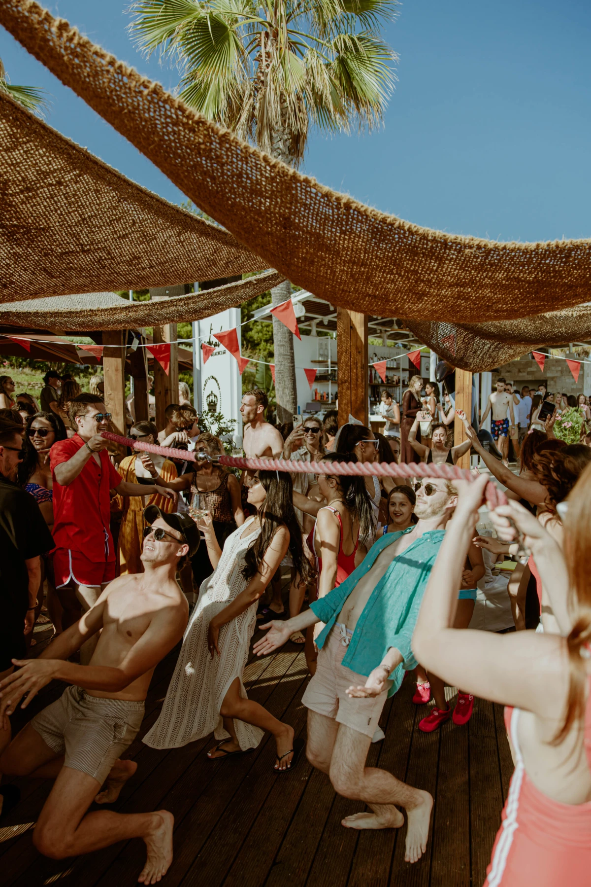 Doživite jadransku eleganciju u Mistral Beach Clubu – najpoželjnijem ljetnom mjestu u Splitu