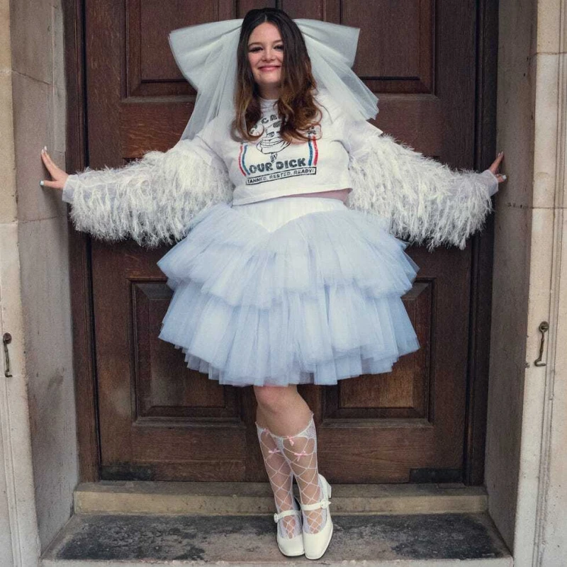 Top 10 komada za ljetni izlazak po uzoru na Jessicu iz serije Too Much