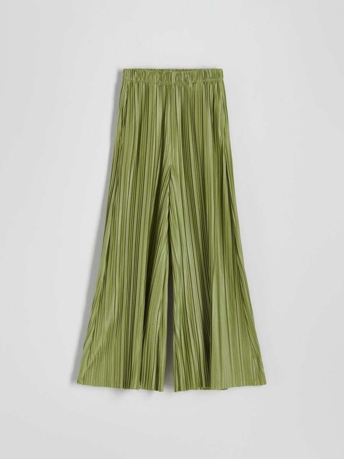 Top 10 komada za ljetni izlazak po uzoru na Jessicu iz serije Too Much