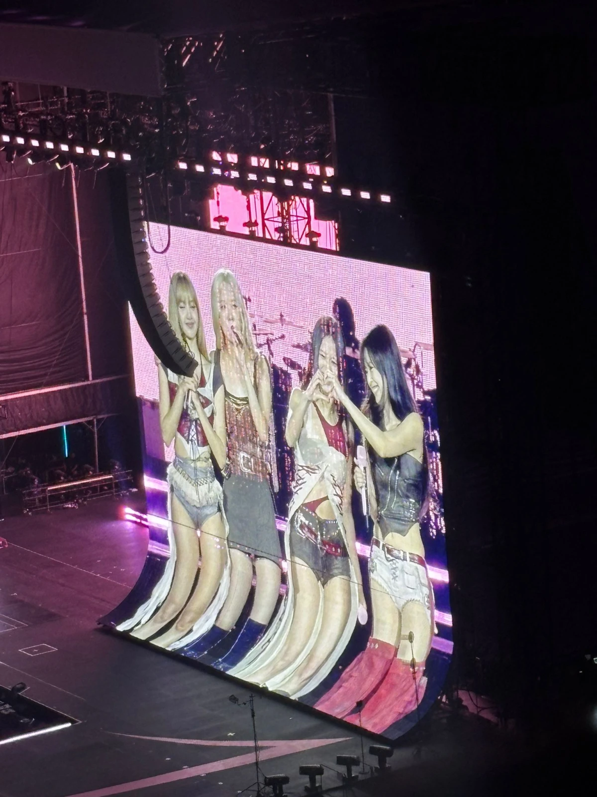 K-Pop grupa BLACKPINK je sinoć ispisala povijest na Wembleyu