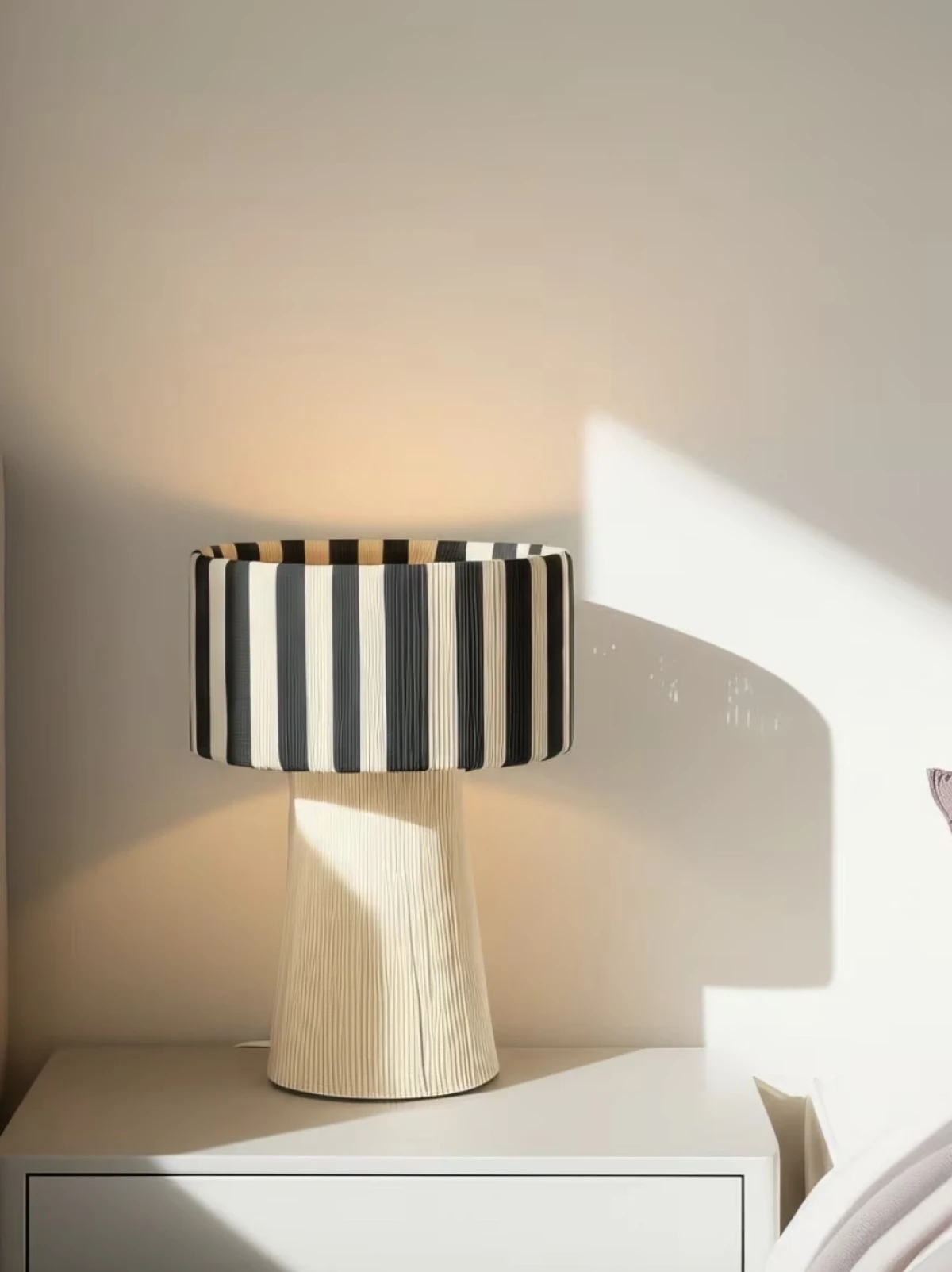 Stolne lampe će ovu jesen učiniti posebno ugodnom - Sinsay ima odličan izbor!