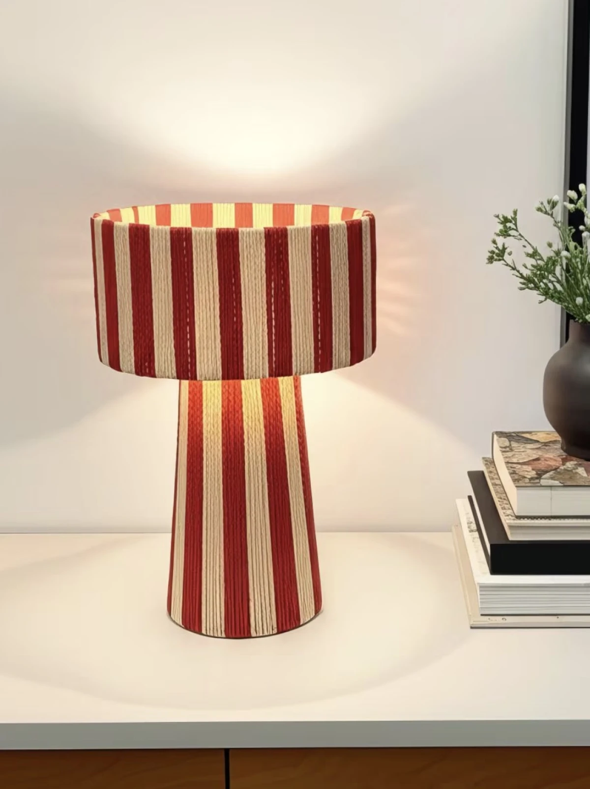 Stolne lampe će ovu jesen učiniti posebno ugodnom - Sinsay ima odličan izbor!