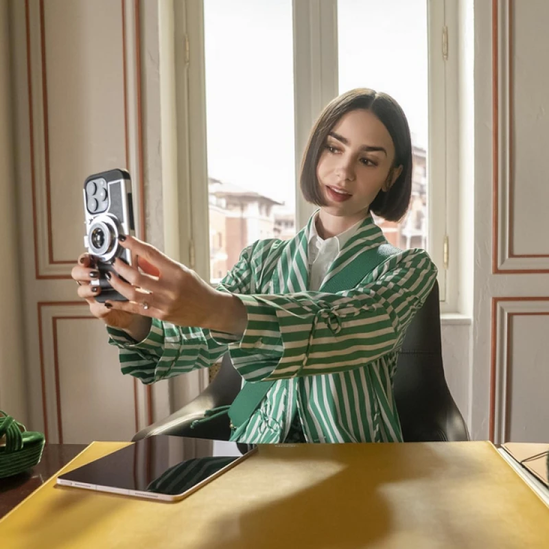 Stigao je prvi pogled na petu sezonu serije Emily u Parizu!