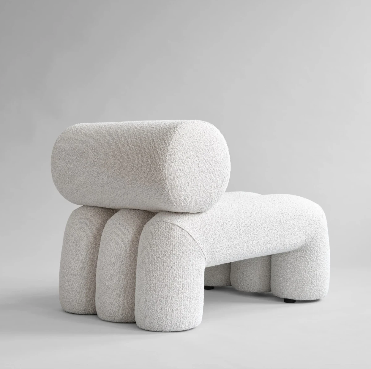 Zbog ove dizajnerske fotelje prizivamo jesen i kišne večeri uz dobru knjigu