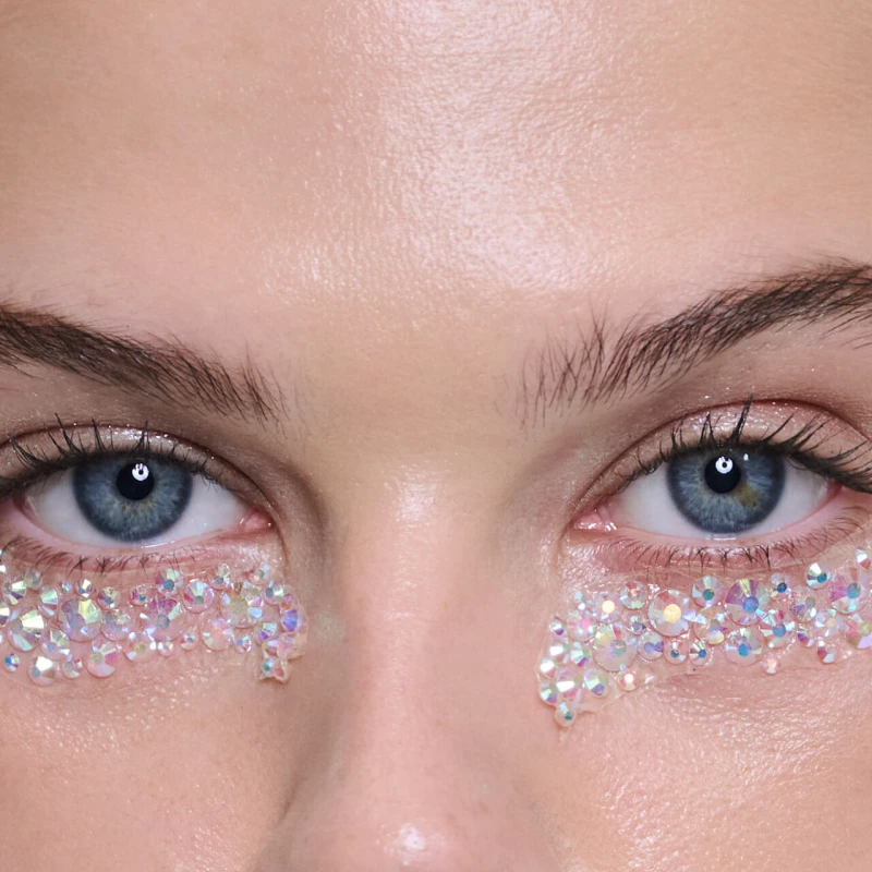 Nježna rutina za odmoran pogled: Kako ispravno koristiti okoloočne proizvode?