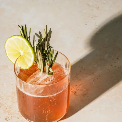 Niskoalkoholni kokteli su ljetni trend koji prenosimo i u jesensko doba