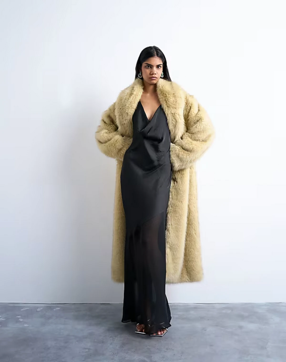 Topshop je službeno otvorio svoj prvi fizički dućan u Londonu, a ovo su najbolji komadi koje želimo