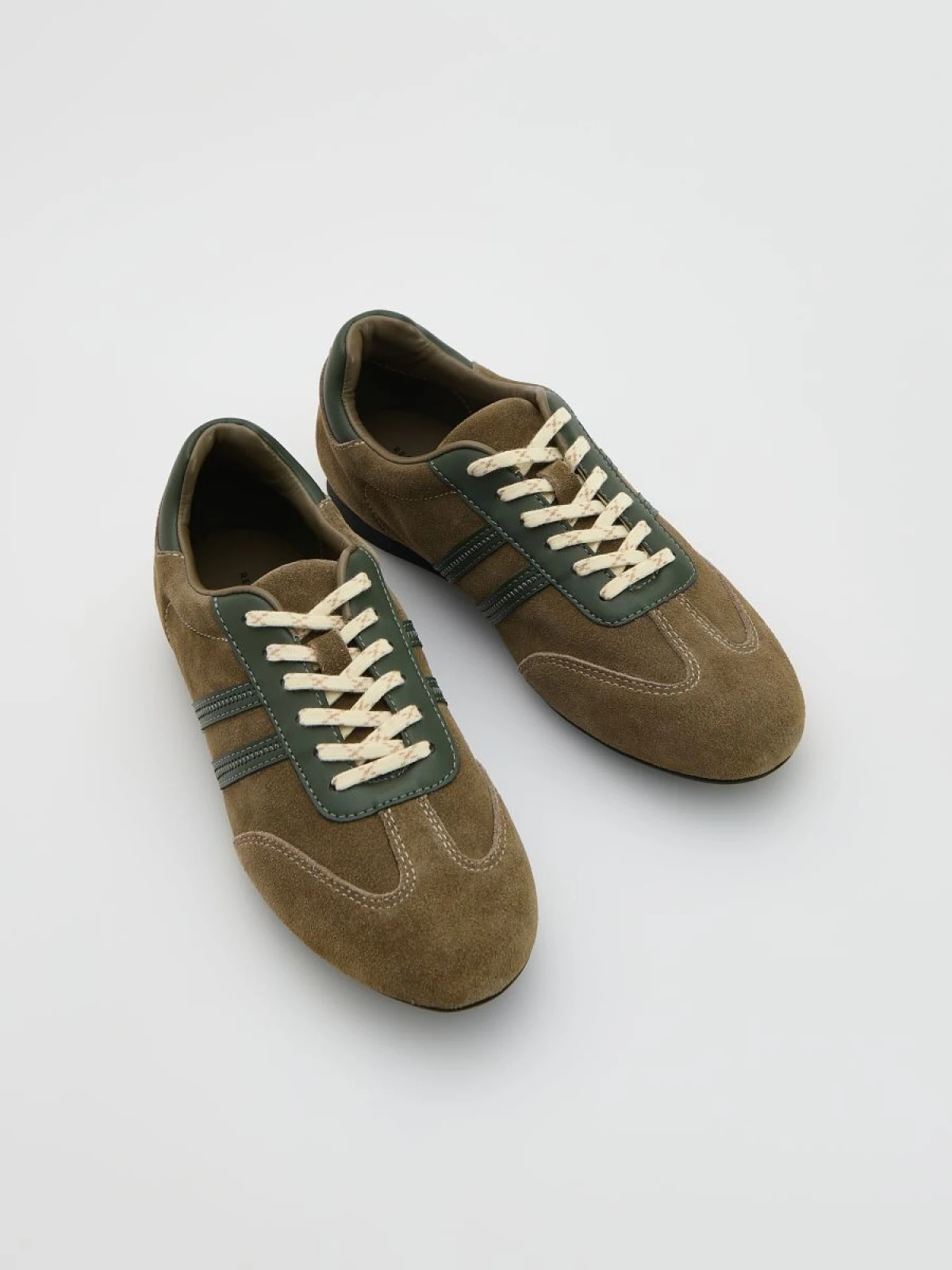 Pronašli smo tenisice koje izgledaju potpuno profesionalno za ured