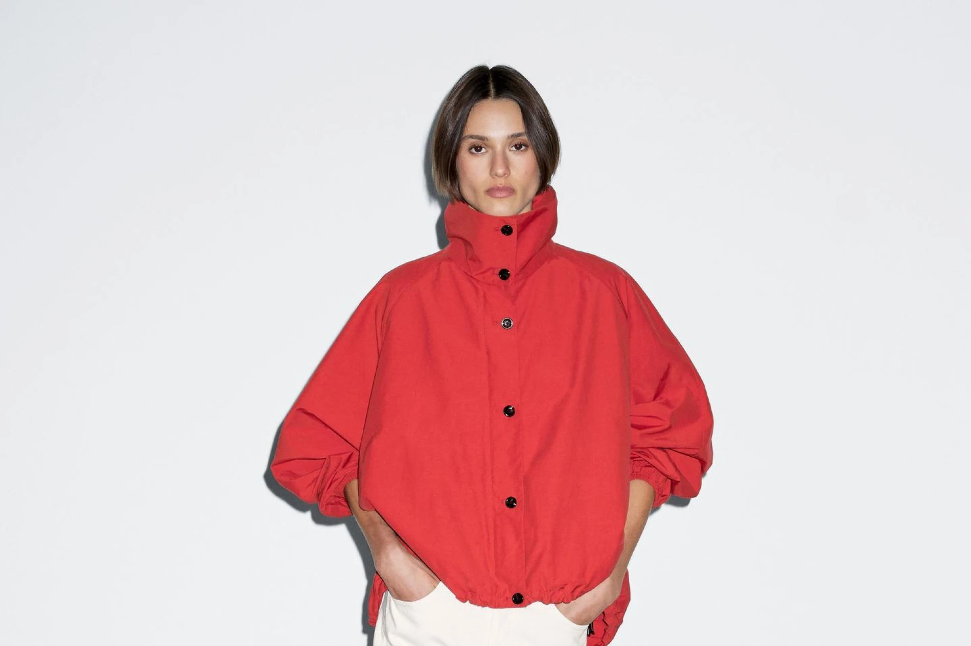 Elle Wishlist: Ova Massimo Dutti bomber jakna s visokim ovratnikom jako je Phoebe Philo coded