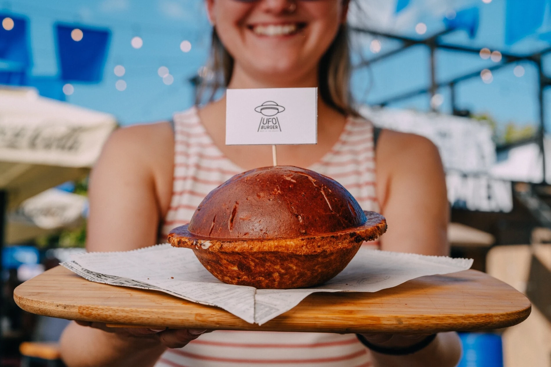 Probali smo viralni UFO burger koji je osvojio društvene mreže