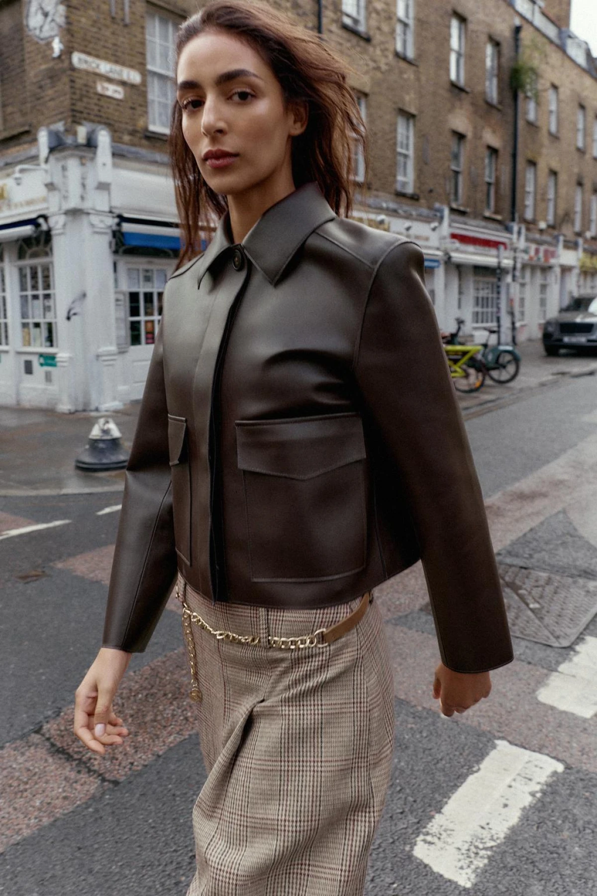 Top 10 laganih kožnih jakni idealnih za prve jesenske dane