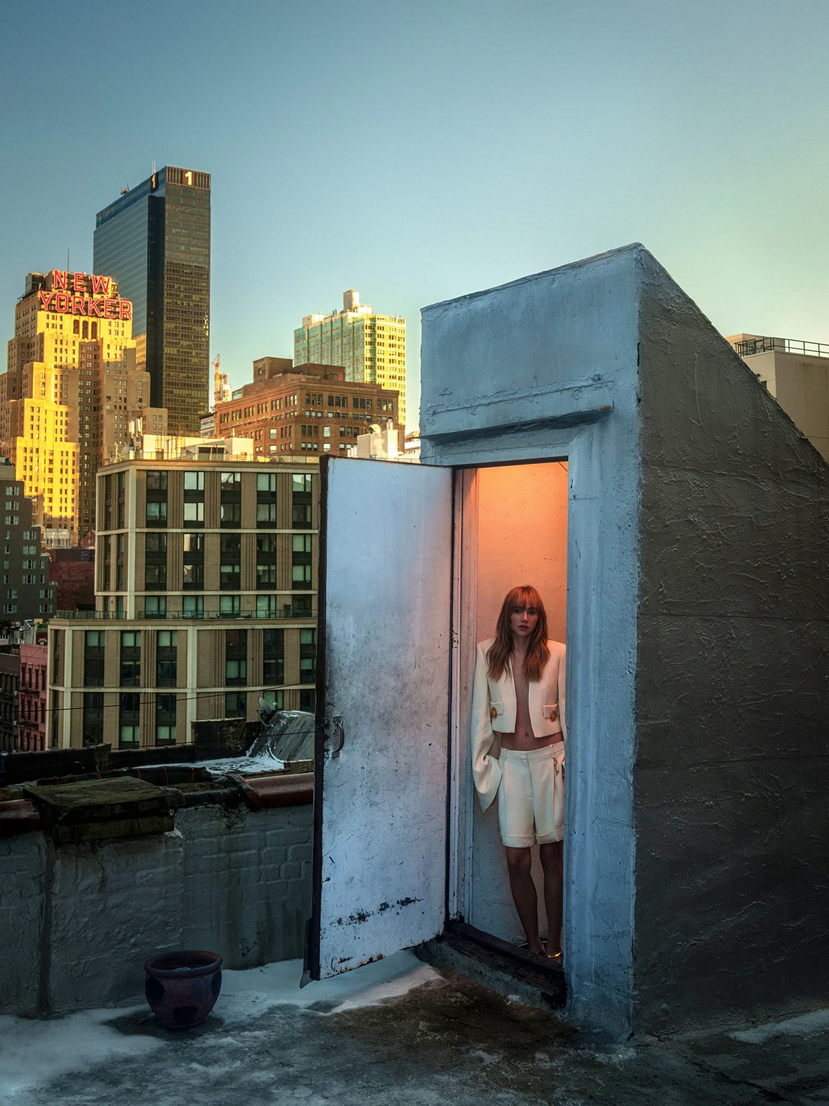 Suki Waterhouse za Elle: ''Oslobađajuće je naučiti smijati se samom sebi''