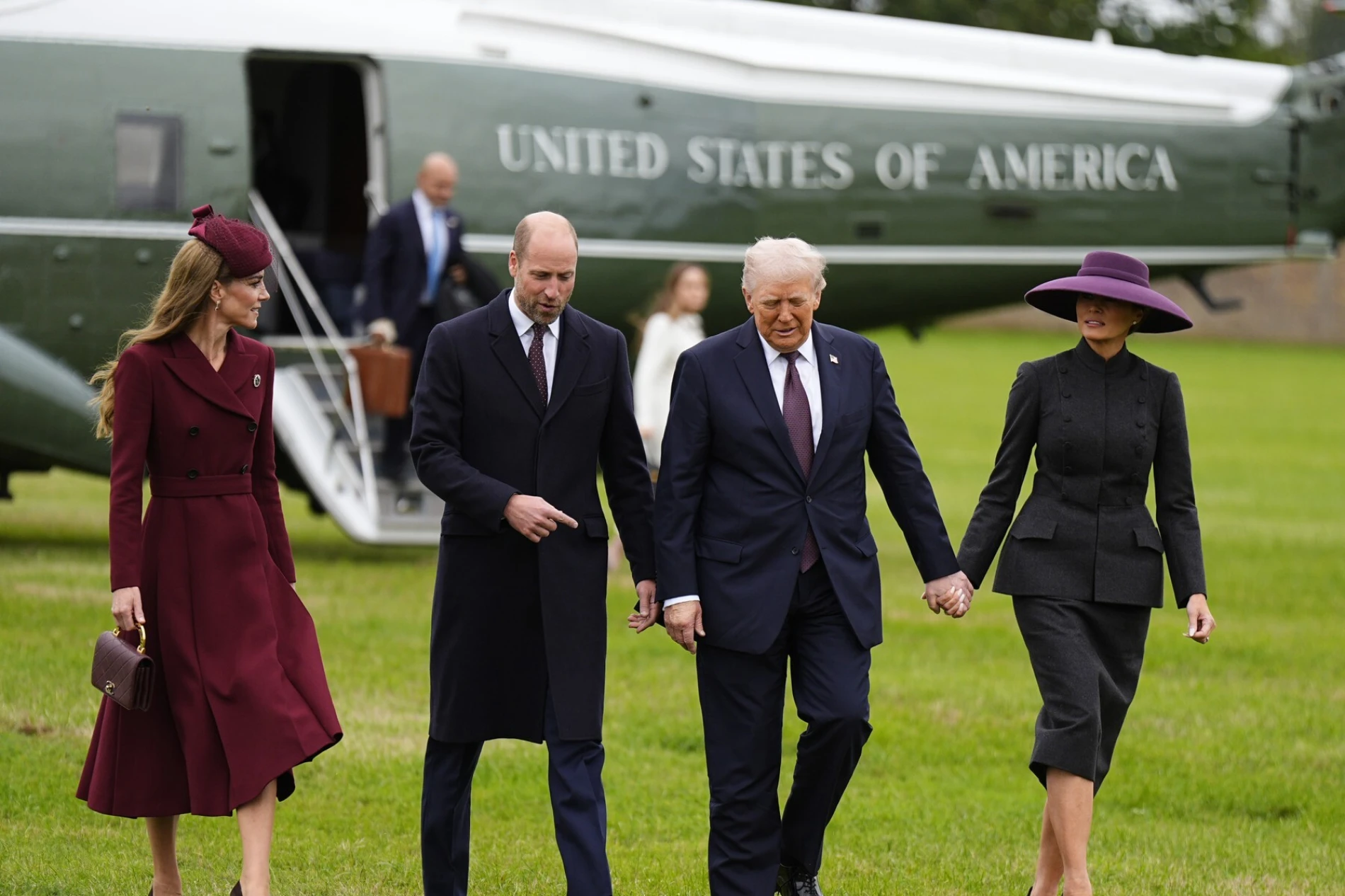 Statement šeširi i sofisticirane siluete: Kate Middleton i Melania Trump ukrale pozornost u dvorcu Windsor