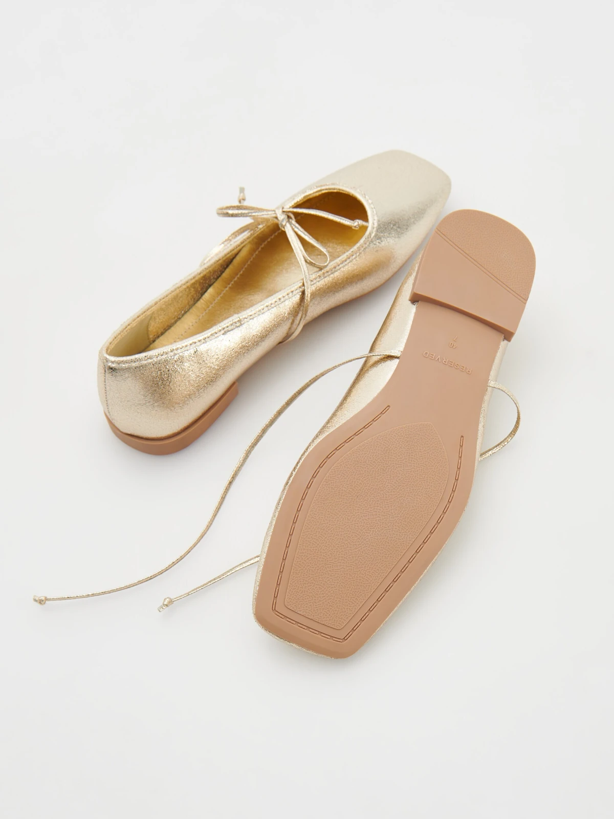 Elle Wishlist: Ove jeseni nosimo metalik balerinke