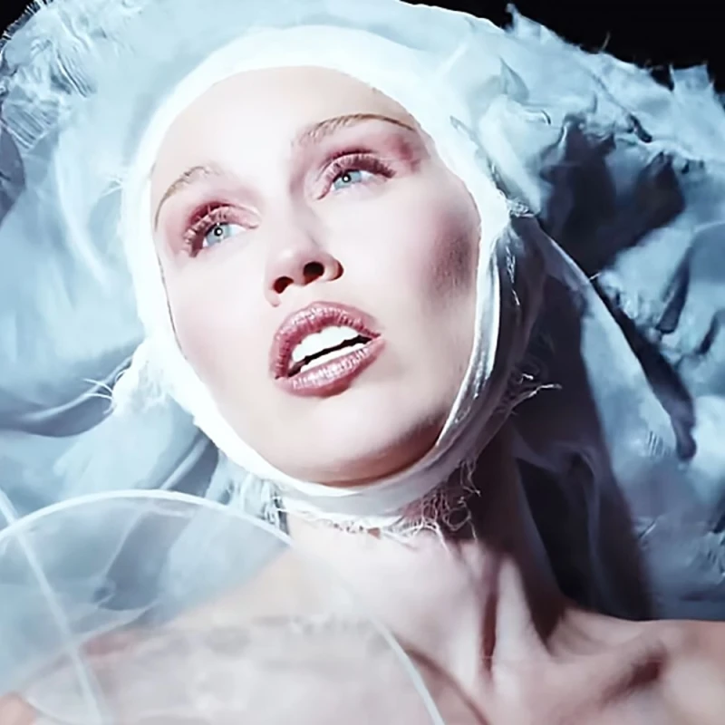 Miley Cyrus i Fleetwood Mac: ''Secrets“ kao himna oprosta i glazbeni hommage ocu