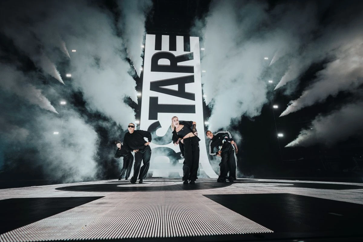 Superstar slavi 50 godina: adidas arena u Parizu pretvorila se u svjetsku glazbenu pozornicu