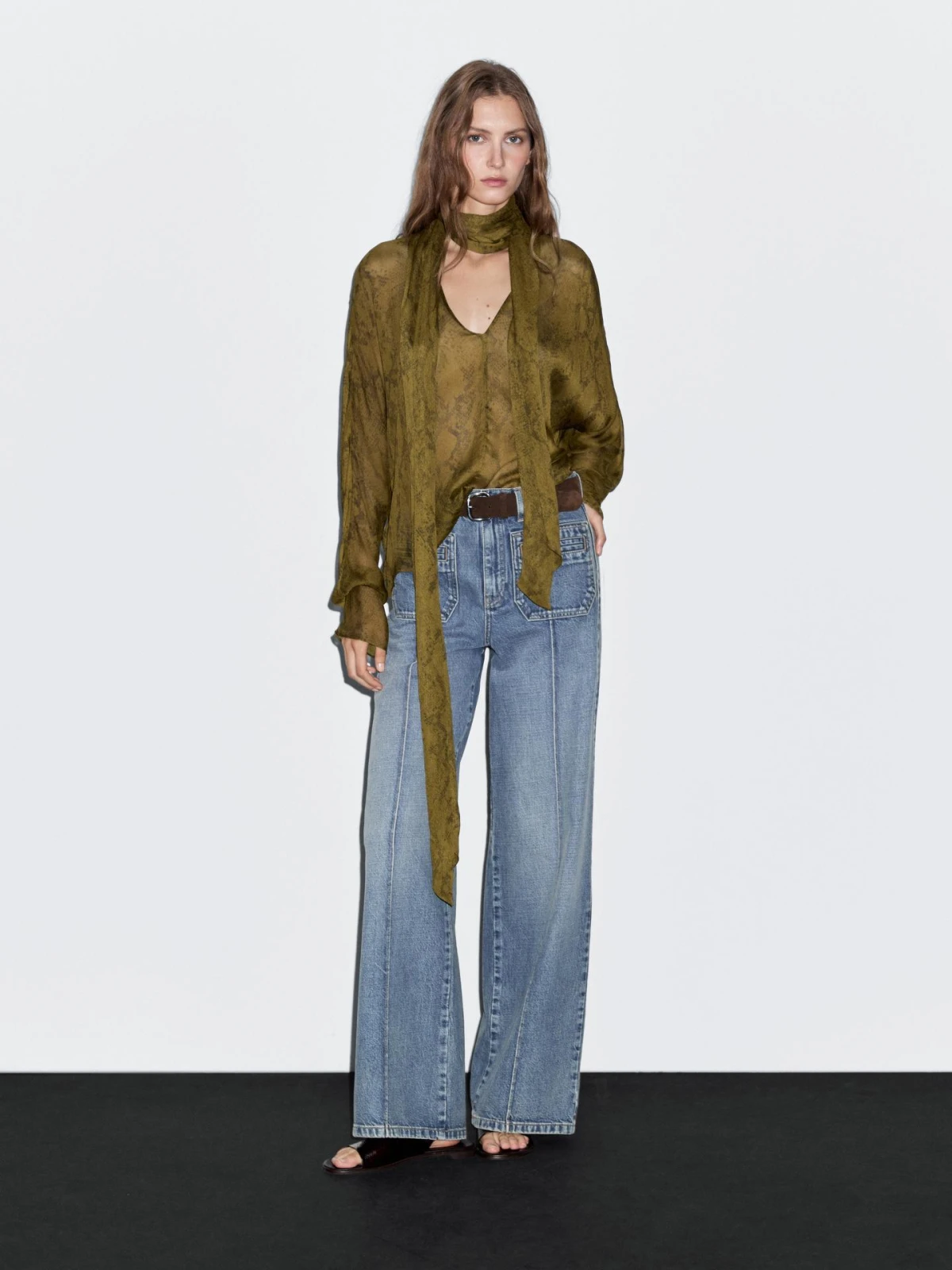 Bluza s mašnom omiljeni je komad u ormaru princeze Kate Middleton, a evo gdje pronaći najbolju