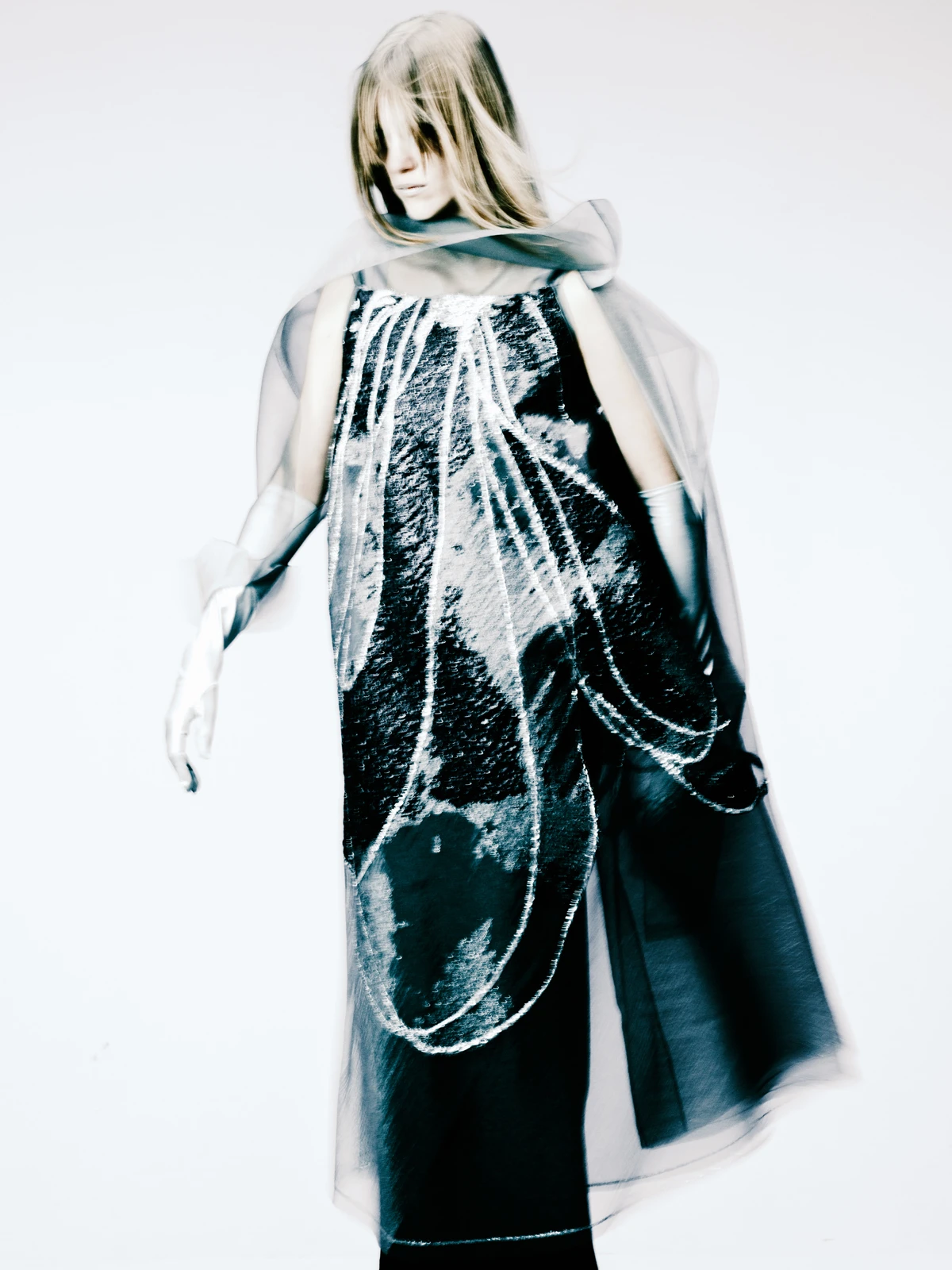 Pogledajte odličnu Xenia Design kampanju s couture kolekcijom u prvom planu