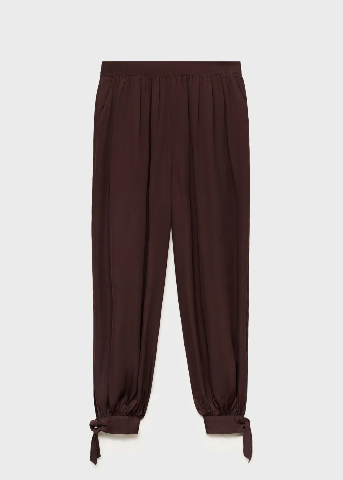 Balon hlače od svile i šifona romantičan su zaokret omiljenom modelu