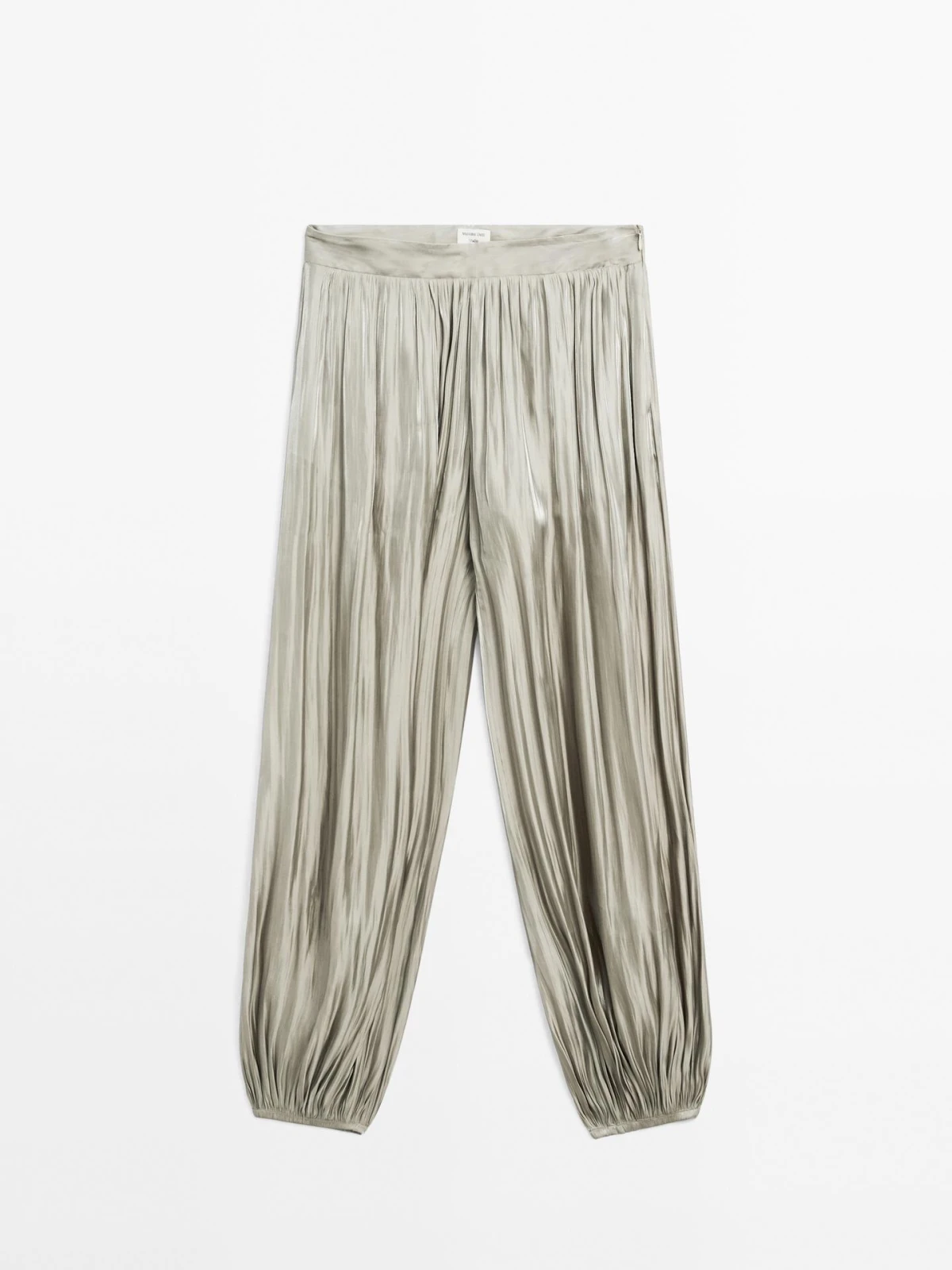 Balon hlače od svile i šifona romantičan su zaokret omiljenom modelu