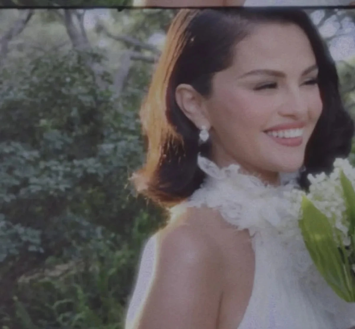 Kako postići frizuru kakvu je Selena Gomez nosila na svom vjenčanju?