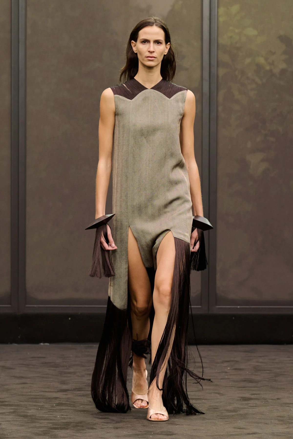 Maximilian Davis donosi duh 1920-ih u Ferragamo kolekciji za proljeće/ljeto 2026.