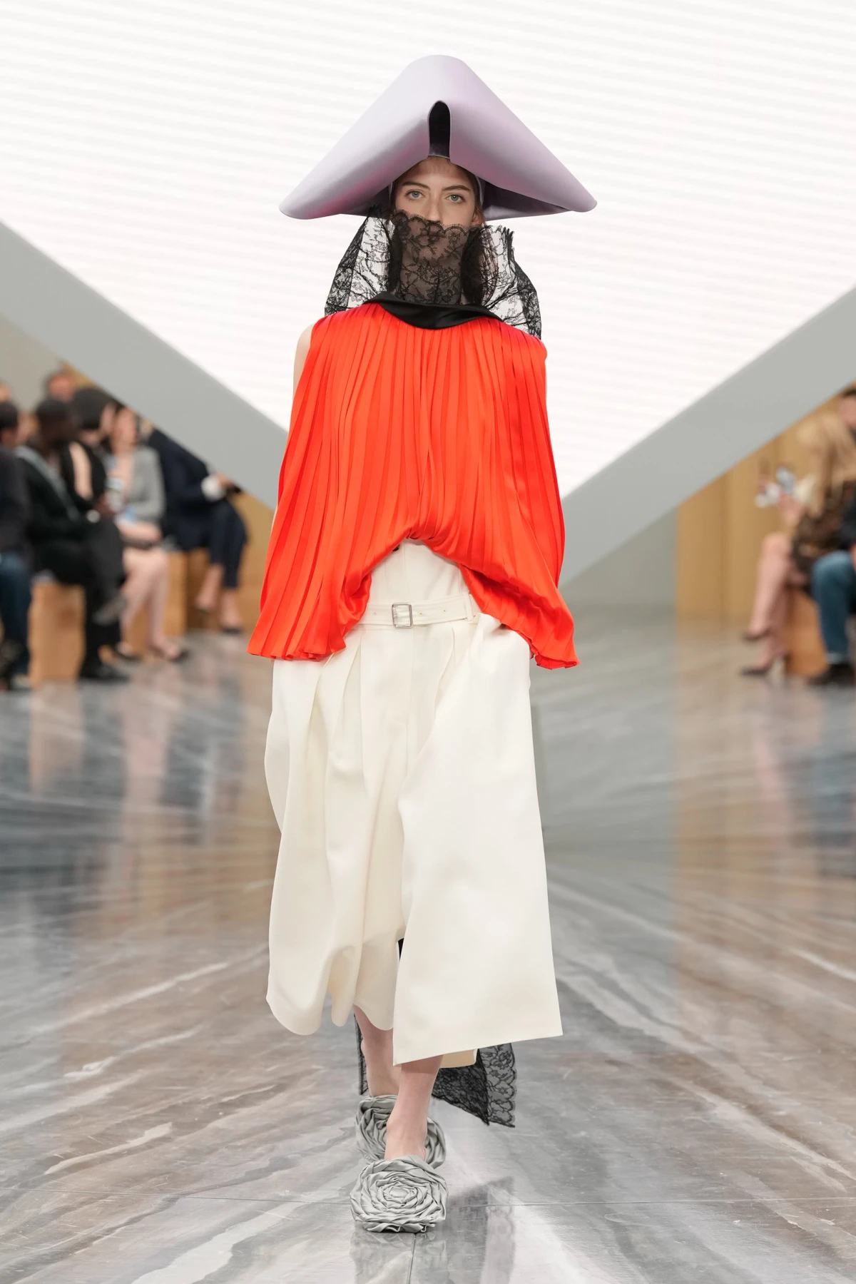 Pogledajte prvu žensku kolekciju Jonathana Andersona za Dior