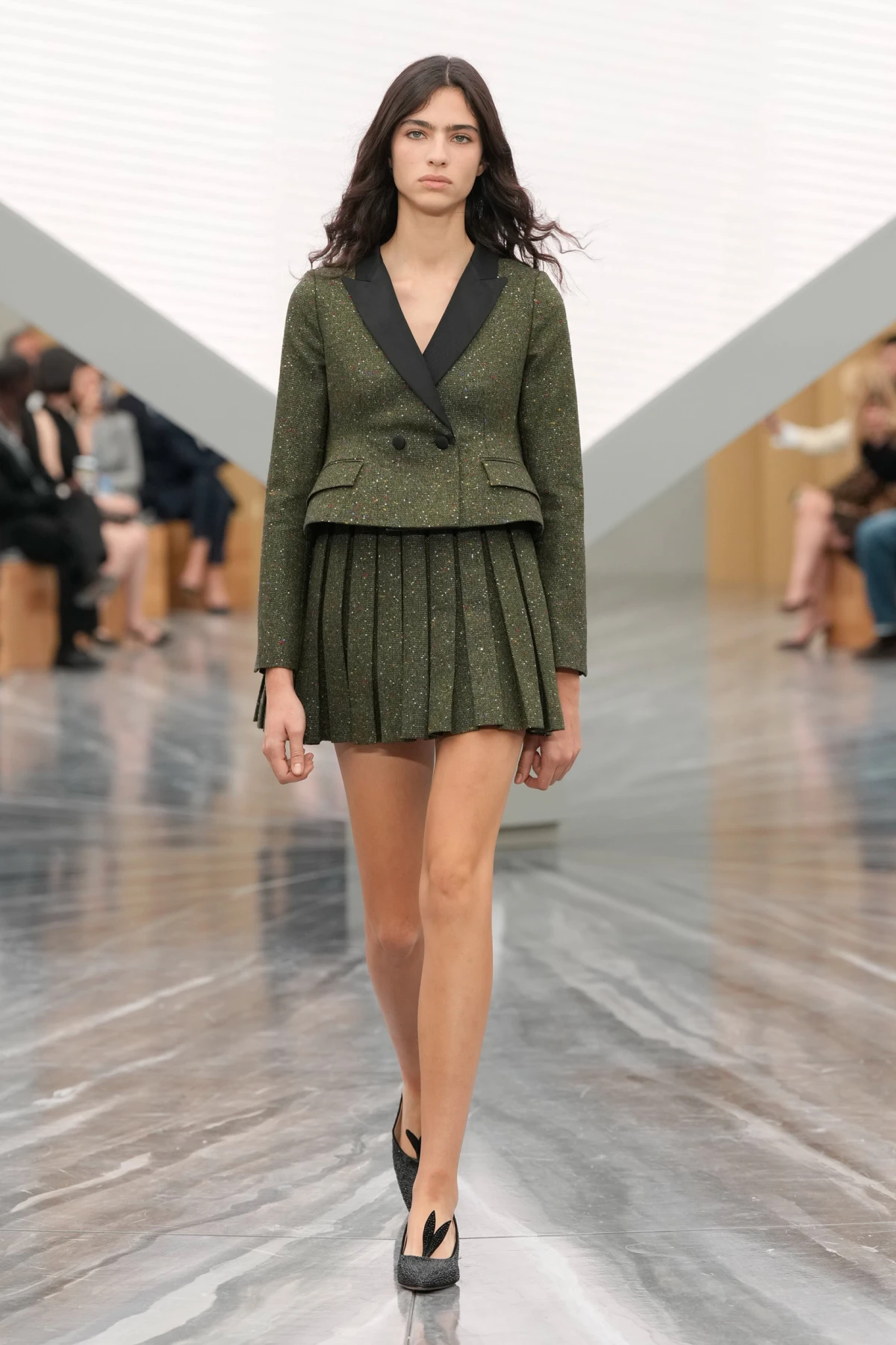 Pogledajte prvu žensku kolekciju Jonathana Andersona za Dior