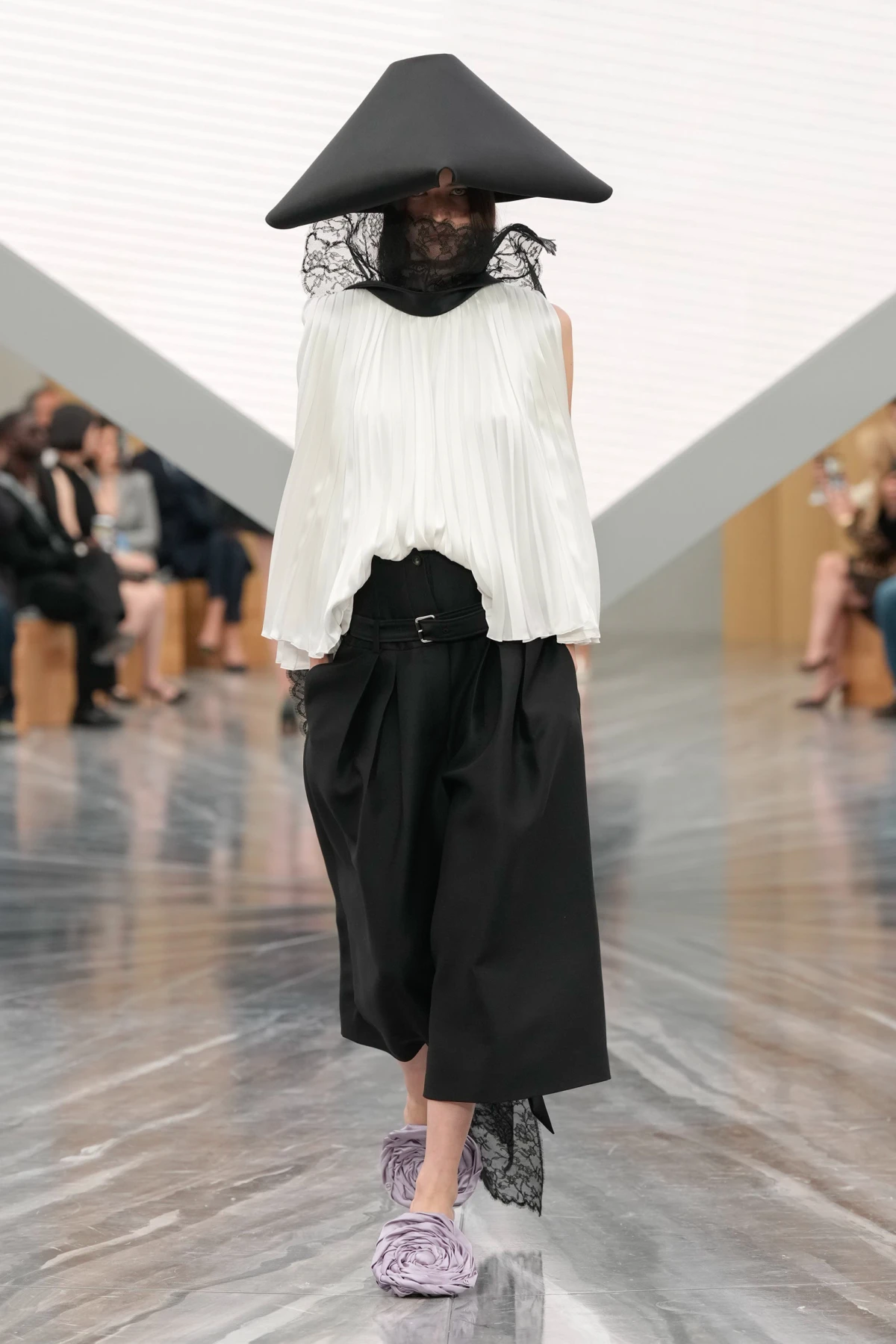 Pogledajte prvu žensku kolekciju Jonathana Andersona za Dior