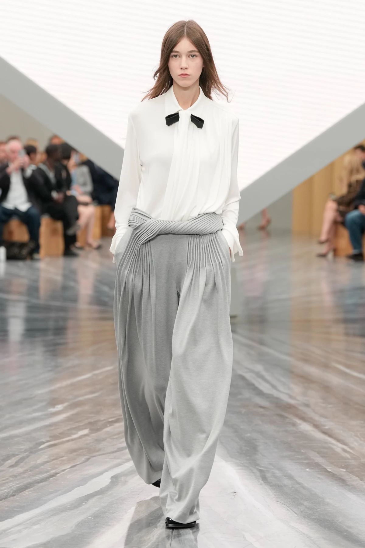 Pogledajte prvu žensku kolekciju Jonathana Andersona za Dior