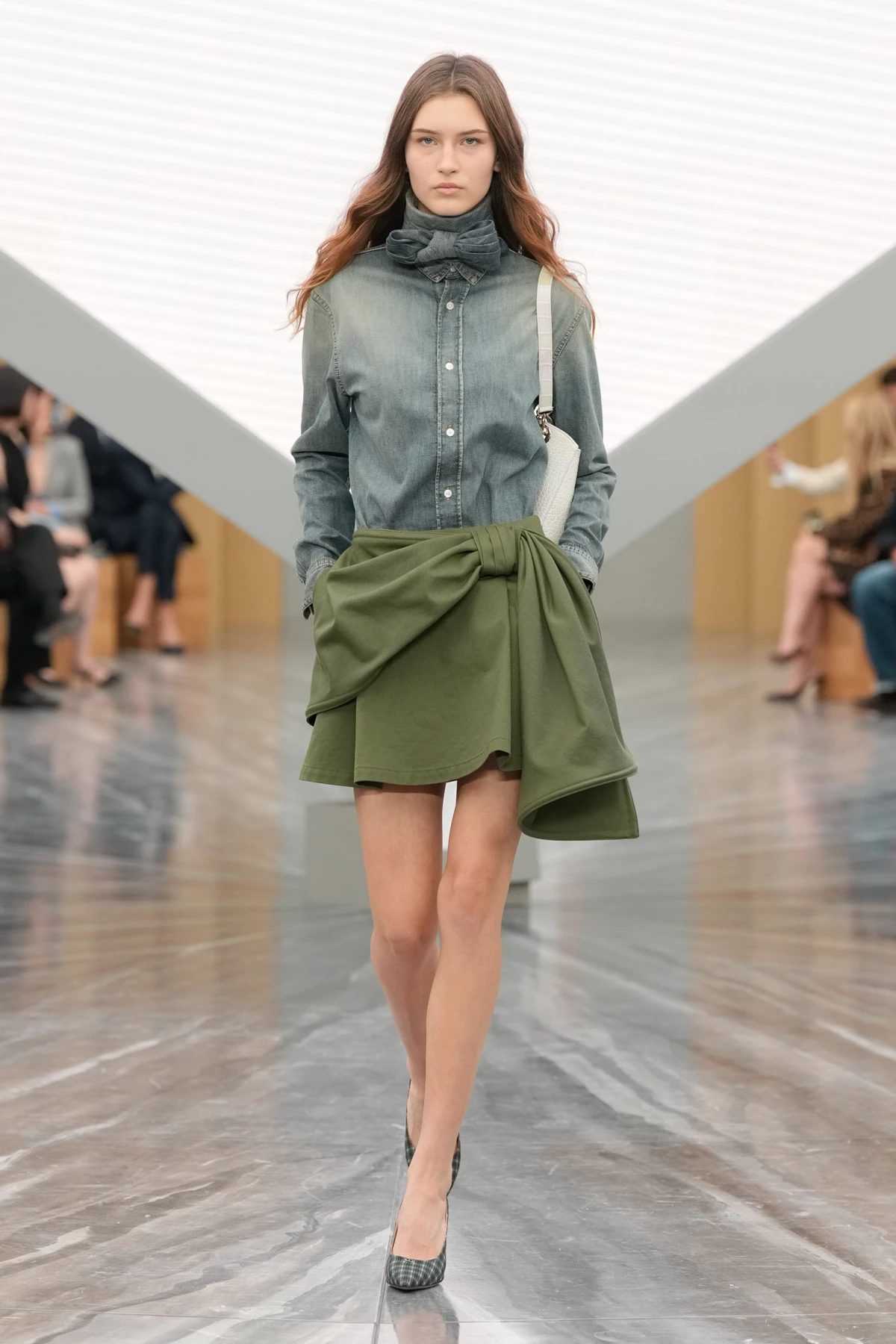 Pogledajte prvu žensku kolekciju Jonathana Andersona za Dior