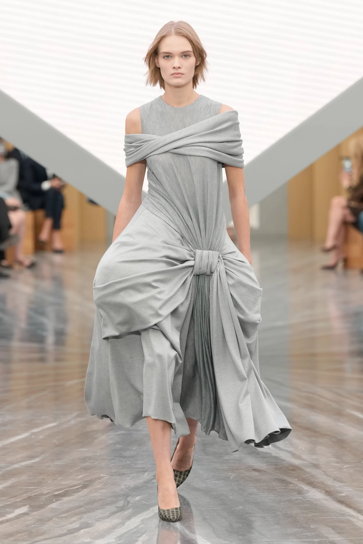 Pogledajte prvu žensku kolekciju Jonathana Andersona za Dior