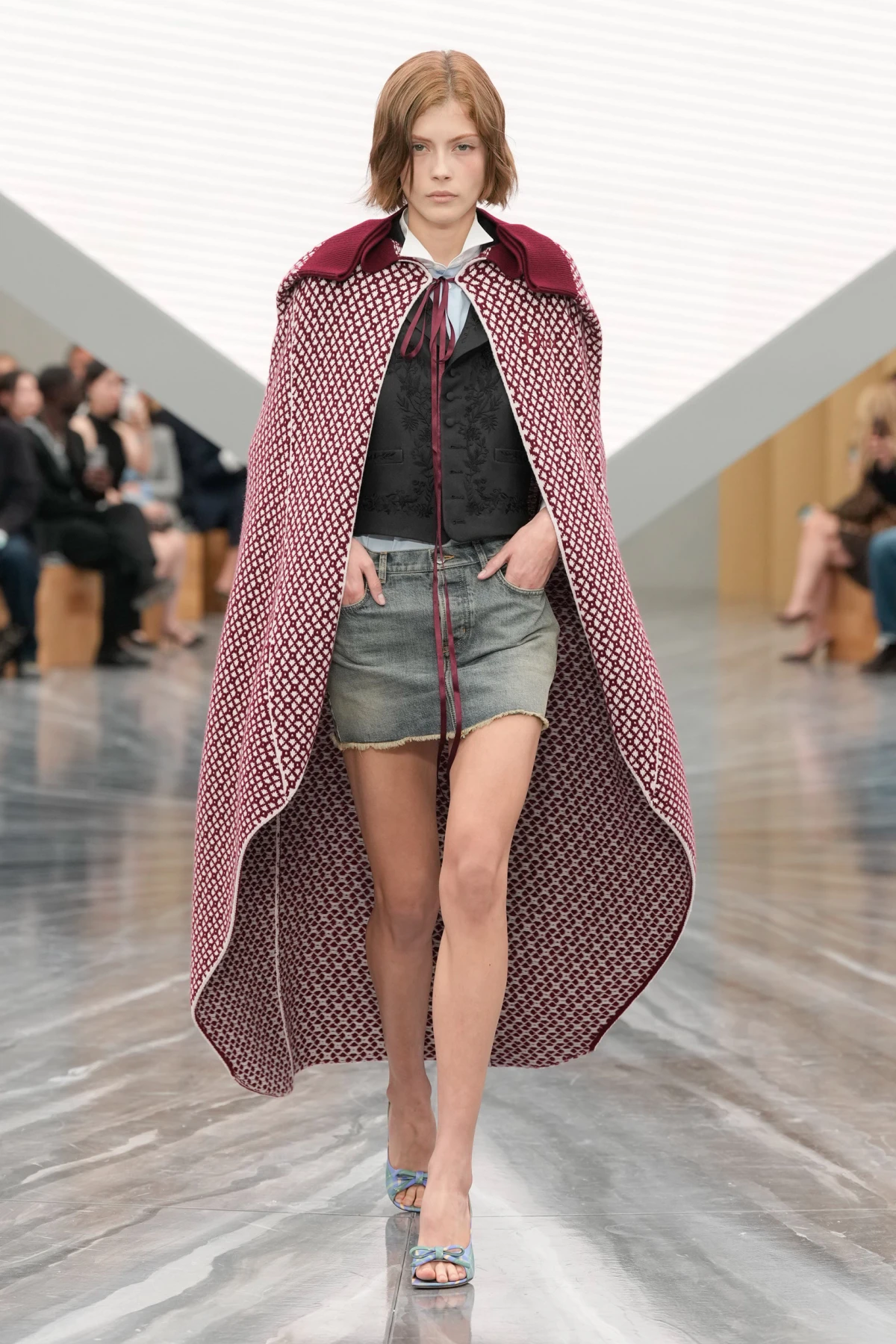 Pogledajte prvu žensku kolekciju Jonathana Andersona za Dior