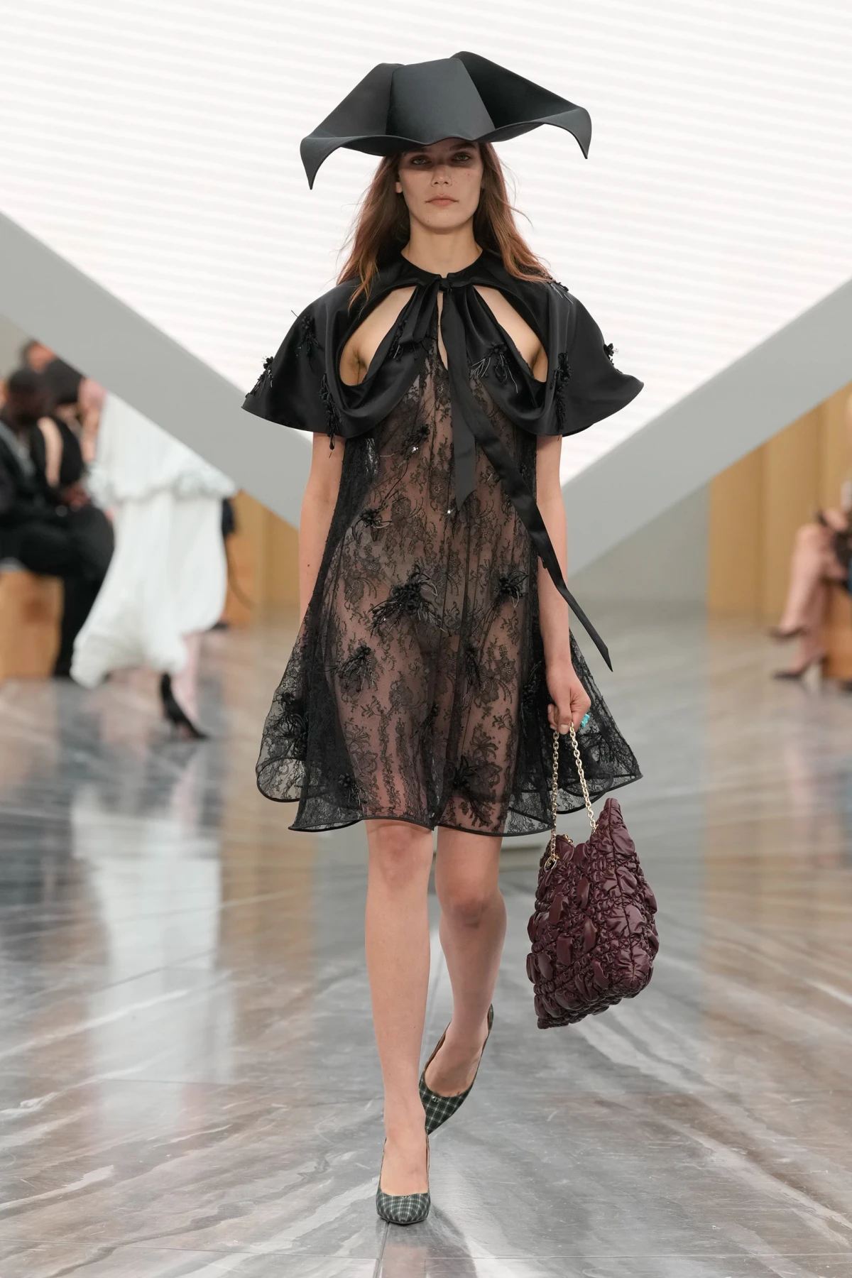 Pogledajte prvu žensku kolekciju Jonathana Andersona za Dior