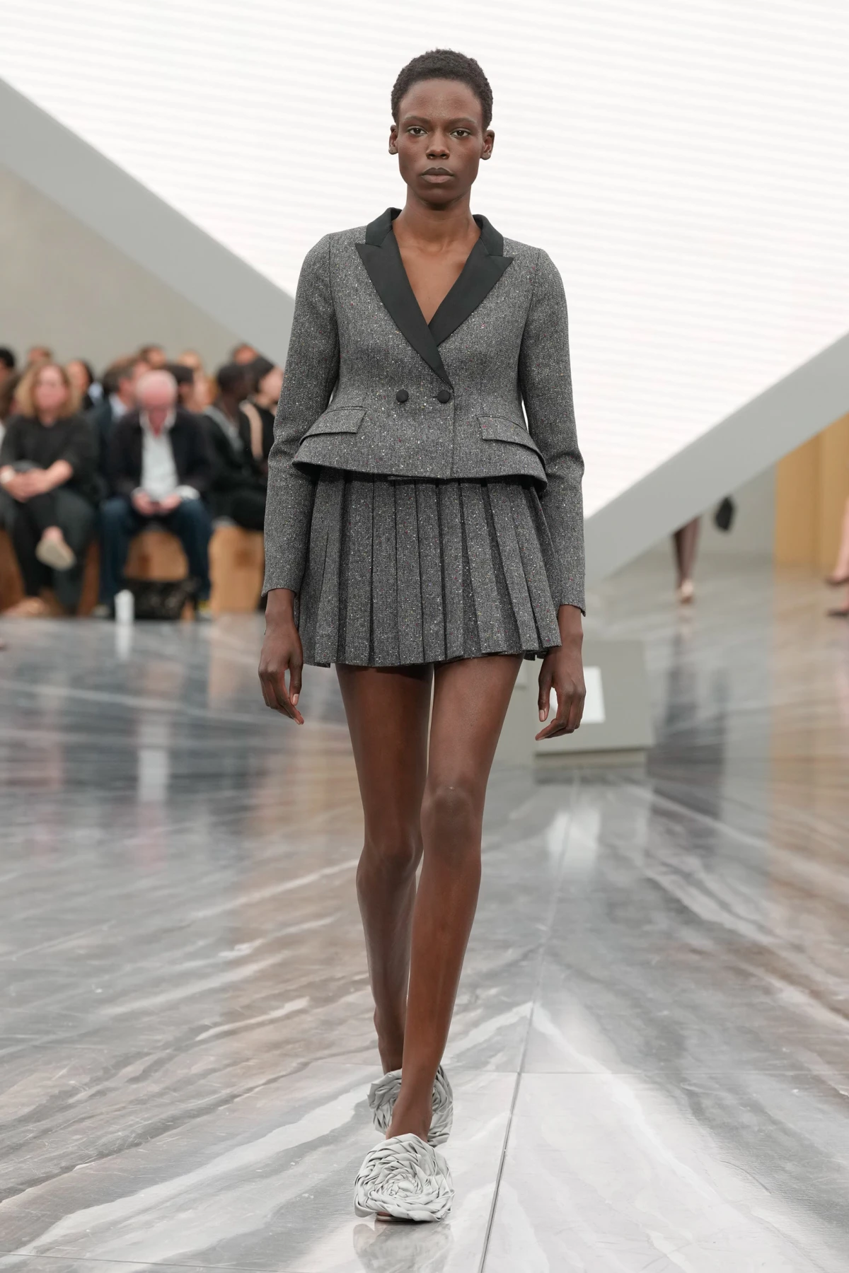 Pogledajte prvu žensku kolekciju Jonathana Andersona za Dior