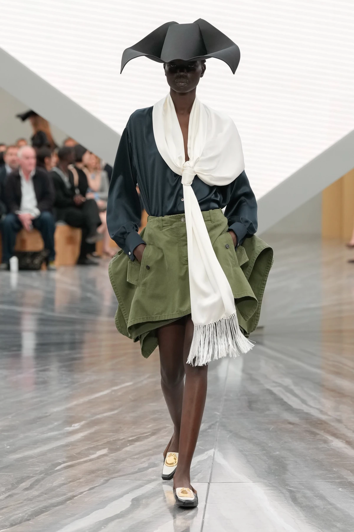 Pogledajte prvu žensku kolekciju Jonathana Andersona za Dior