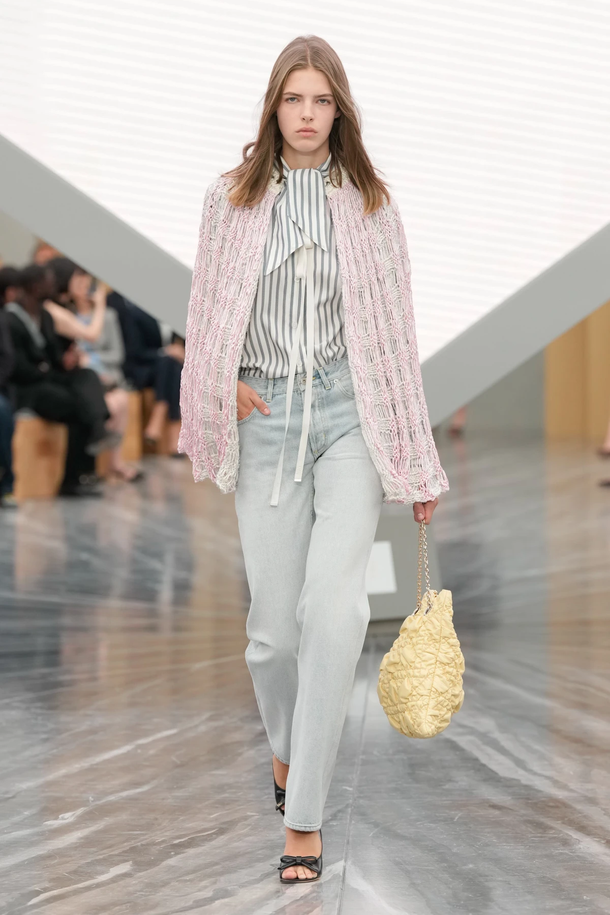 Pogledajte prvu žensku kolekciju Jonathana Andersona za Dior