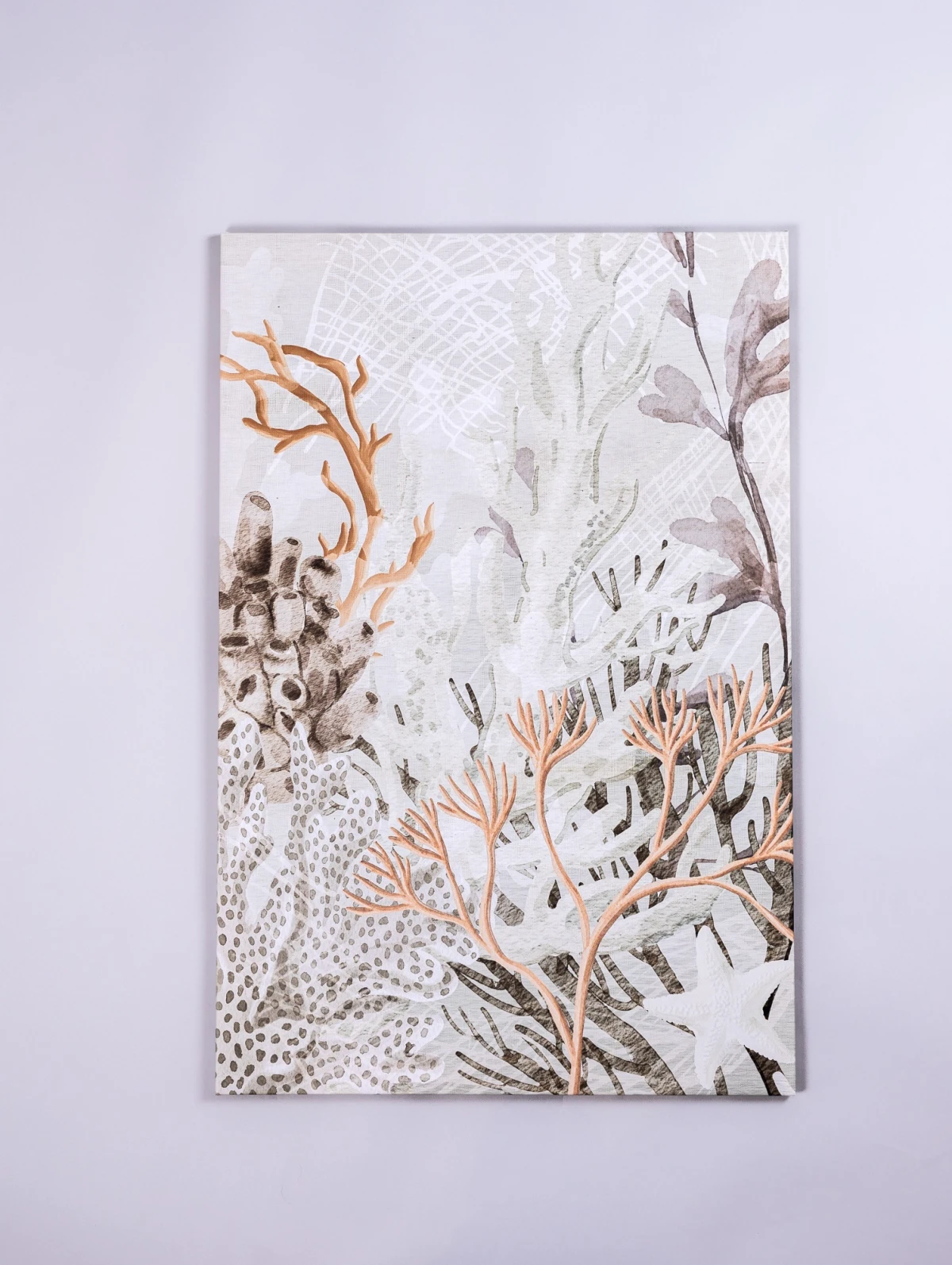 Ova izložba okuplja domaće umjetnike i dizajnere, a svi prihodi idu u dobrotvorne svrhe