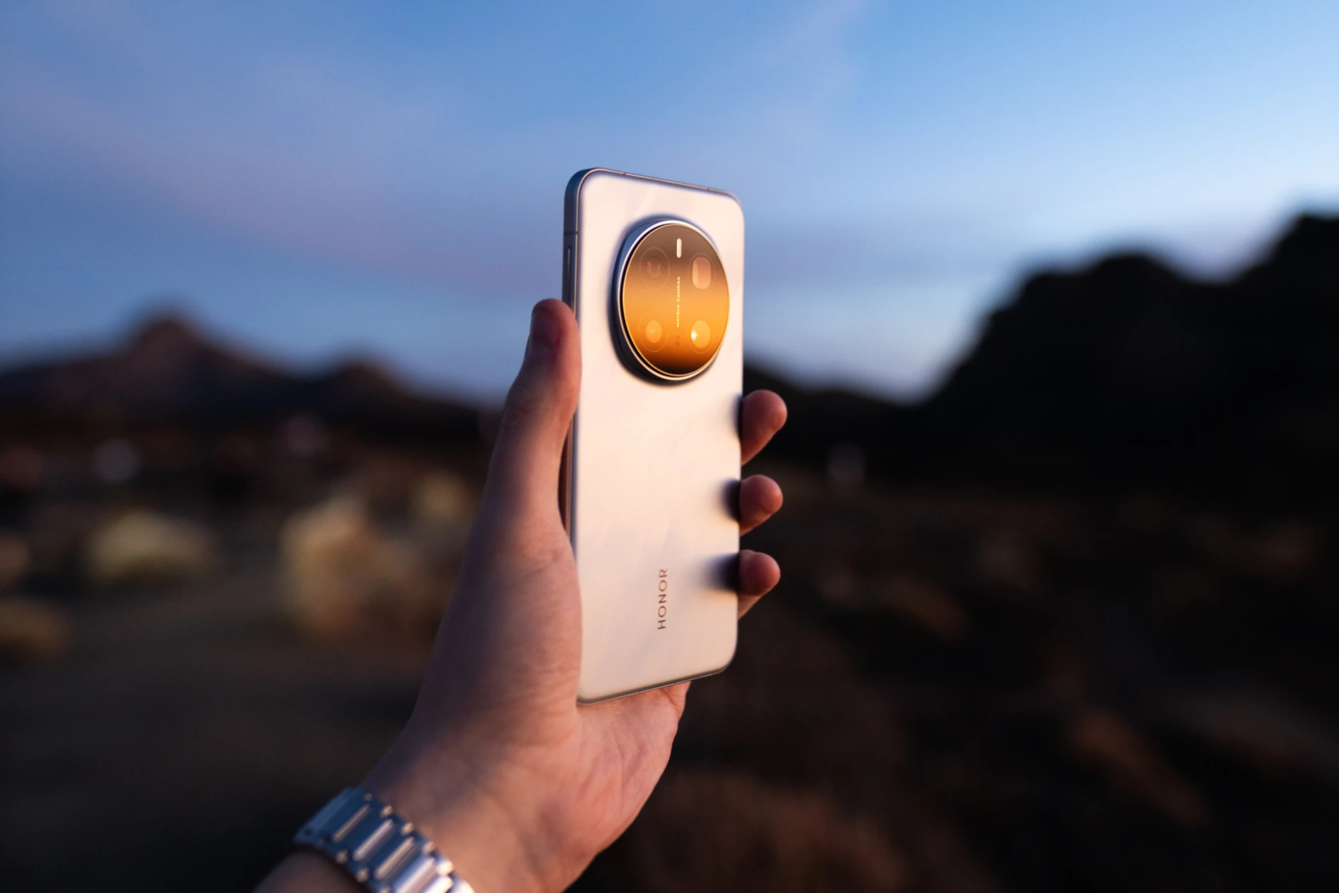 Ove jeseni opremi se HONOR pametnim telefonom uz top poklone