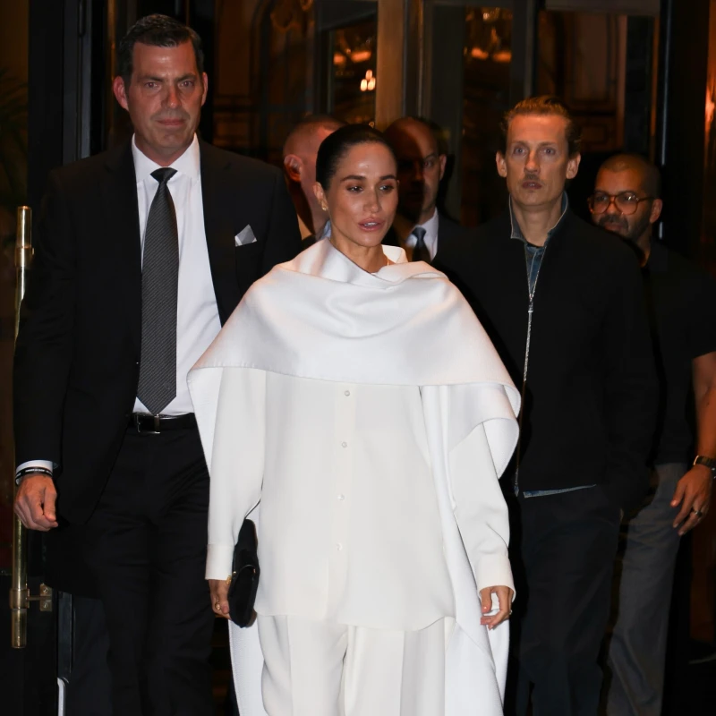 Meghan Markle zablistala na Balenciaga reviji u Parizu