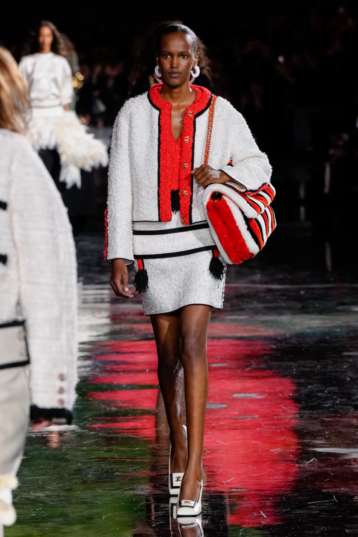 Matthieu Blazy u svojoj prvoj Chanel kolekciji balansira suvremeno i bezvremensko