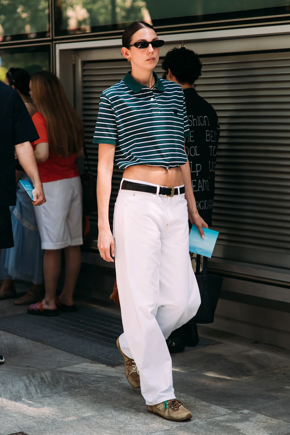 Zaboravite na bijele tenisice, ove jeseni sve se vrti oko smeđih tenisica od brušene kože