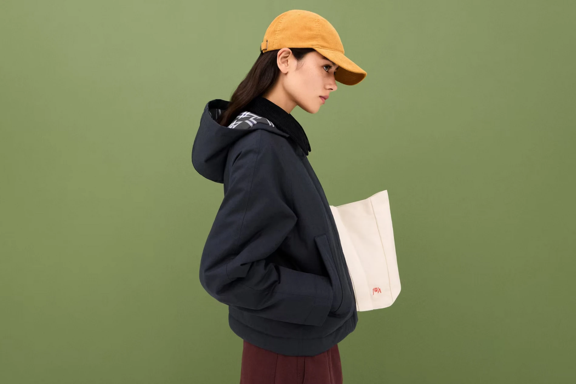 Stigla je nova kolekcija JW Anderson x Uniqlo i želimo kupiti sve