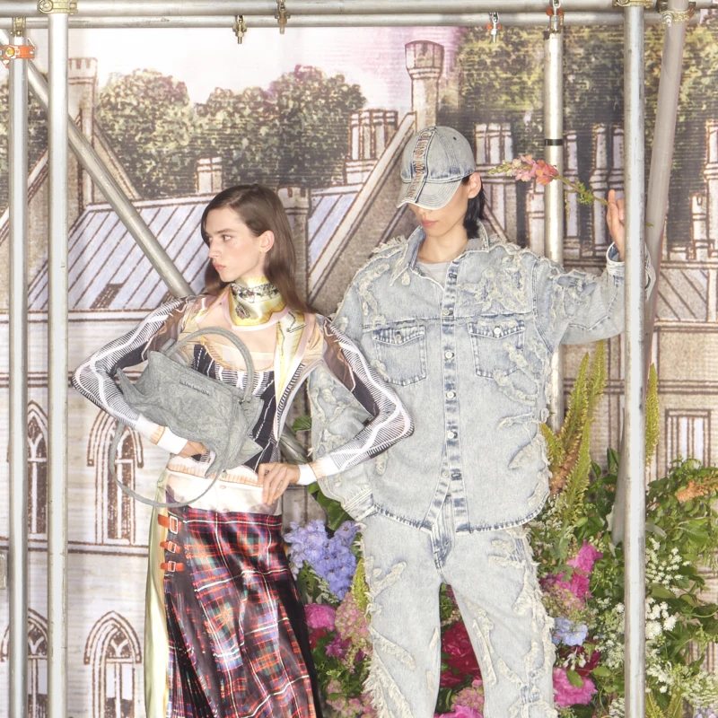 Donosimo sve lookove iz nove H&amp;M Glenn Martens kolekcije