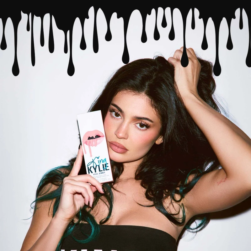 King Kylie se vraća: Stiže hit kolekcija u povodu 10 godina Kylie Cosmetics
