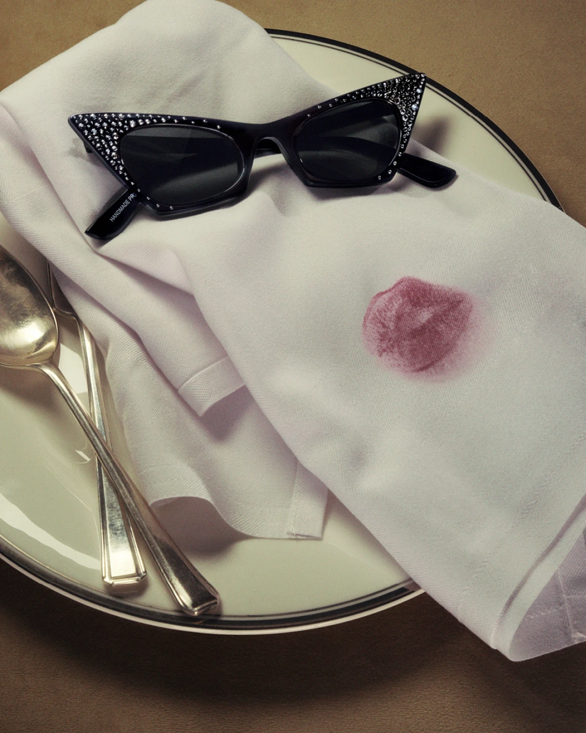 Zbog nove Alexander McQueen blagdanske kampanje jedva čekamo party sezonu