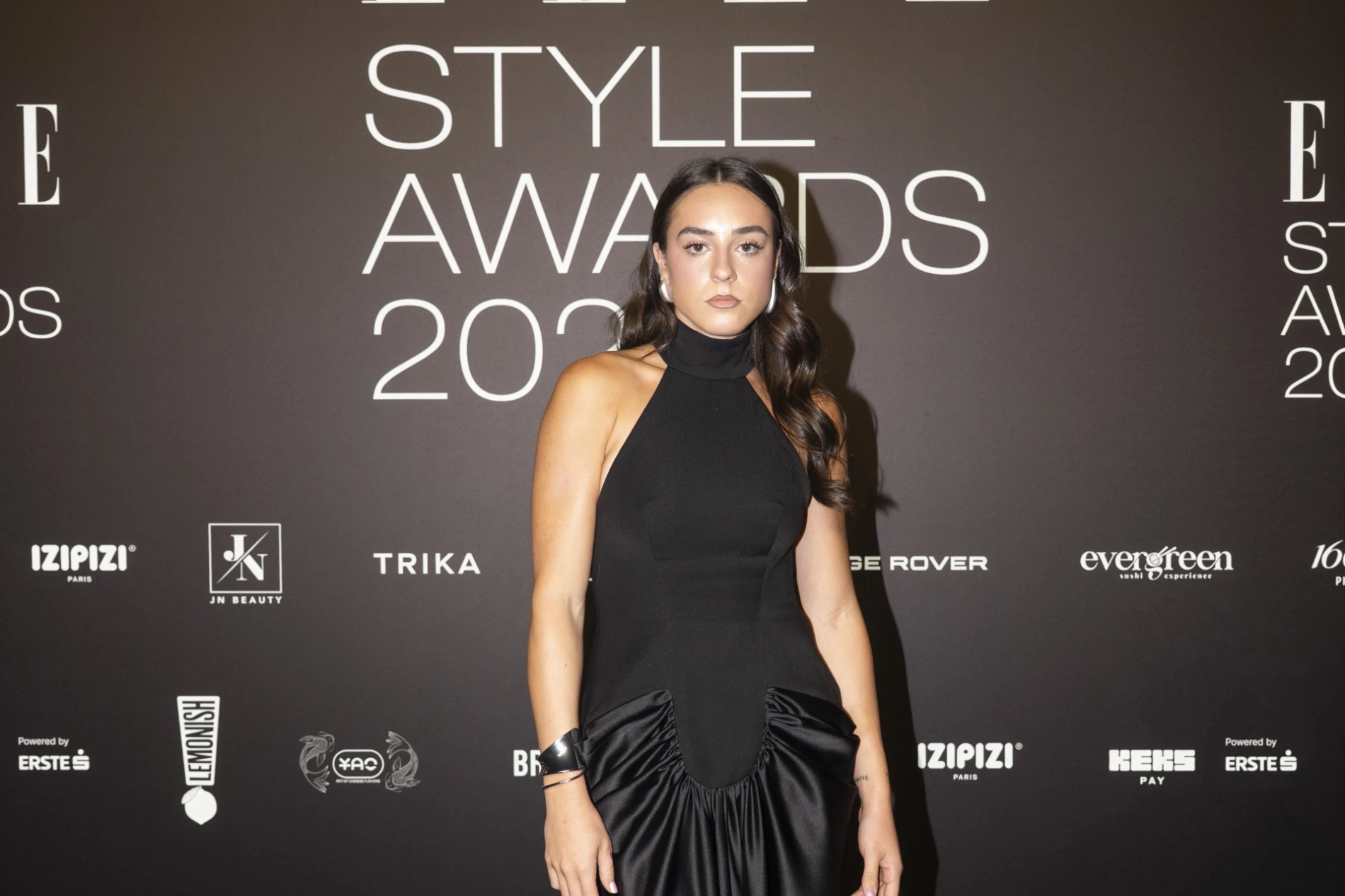 Naša cover zvijezda Nika Mühl oduševila nas je u kreaciji domaćeg dizajnera