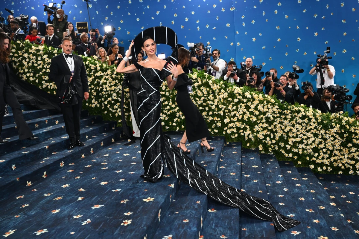 Demi Moore proslavila je 63. rođendan, a ovo su neke od njenih najboljih kombinacija s crvenog tepiha