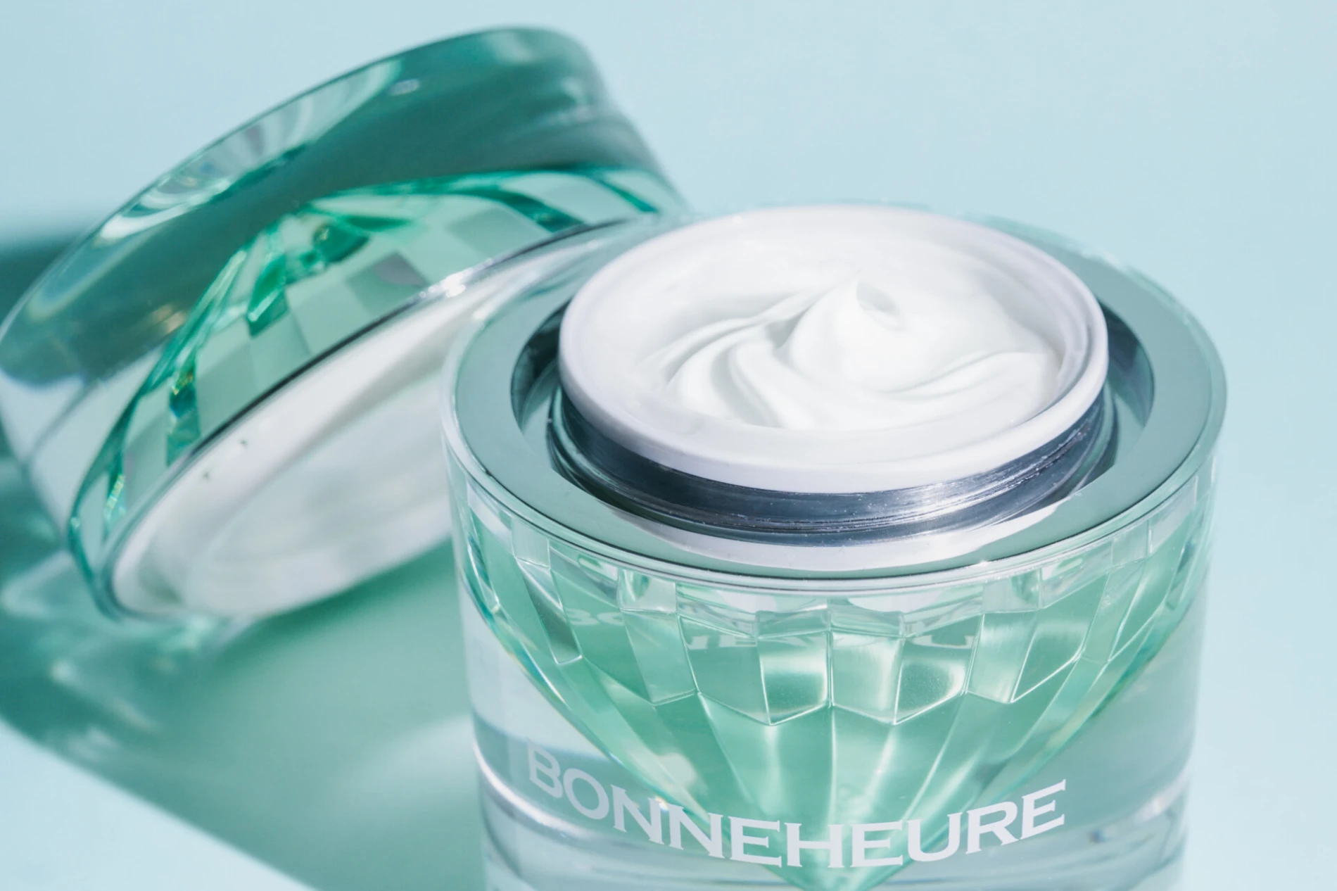 Mit ili istina? Prona&scaron;li smo kremu koja će vas razuvjeriti u sve &scaron;to ste mislili da znate o kolagenu